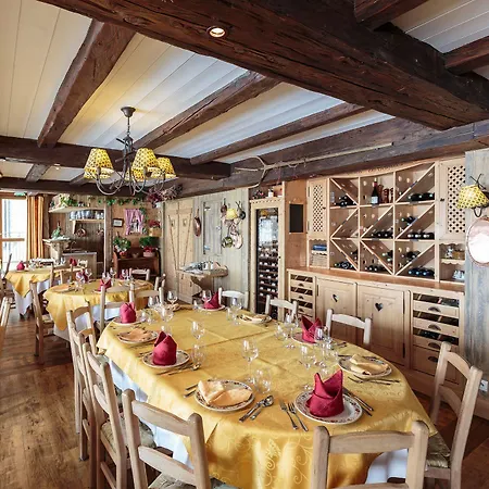 Le Paquis Hotel