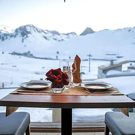 Le Paquis Hotel